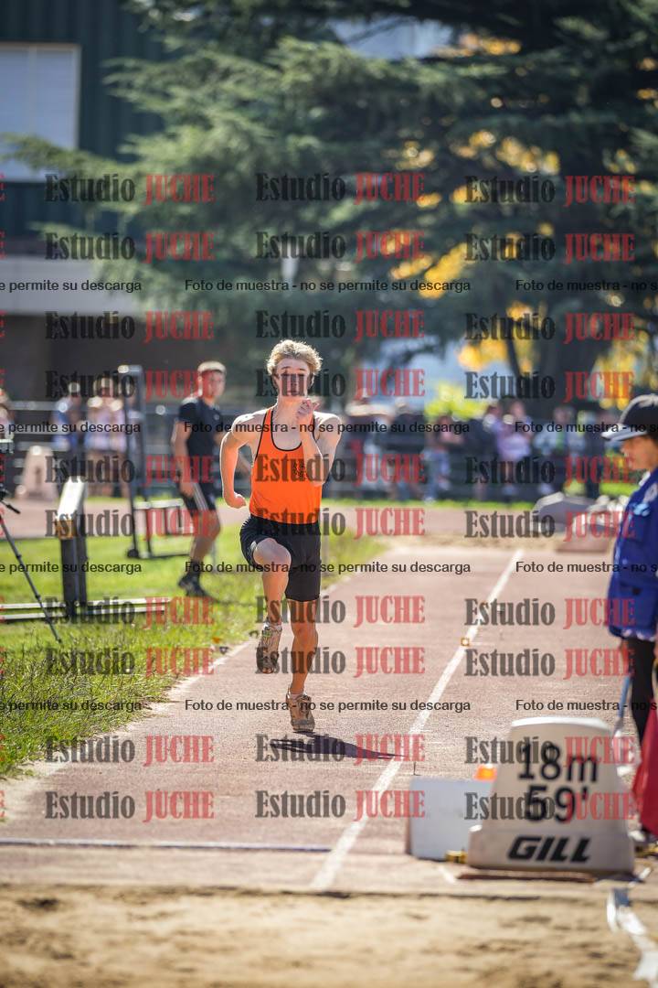 Fotos del salto en largo de varones - incluye U16