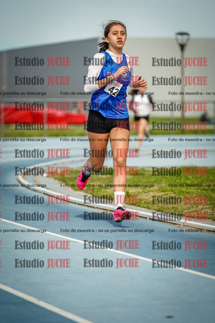 Fotos de los 800 m llanos de mujeres - U14
