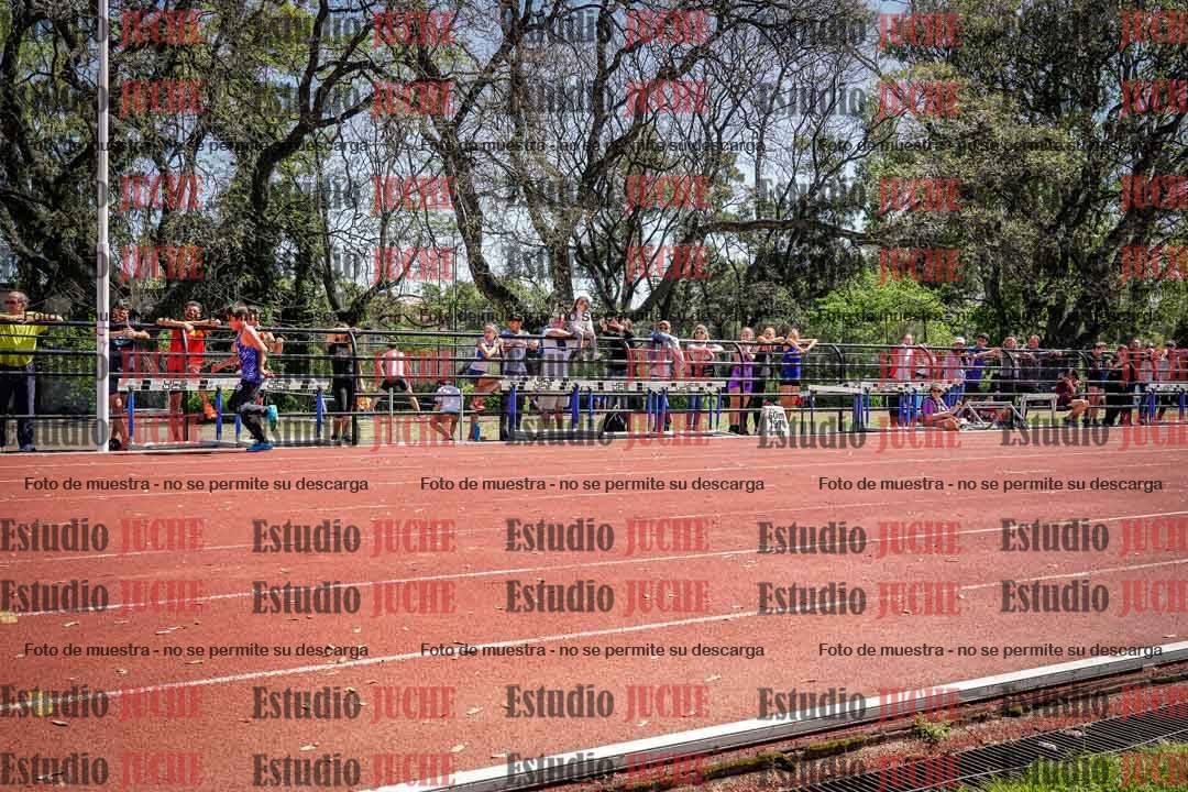 Fotos de los 80 m llanos de varones