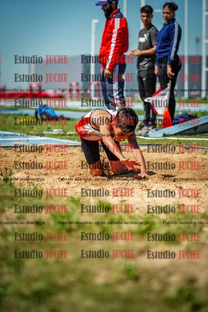 Fotos del salto en largo de varones - U12