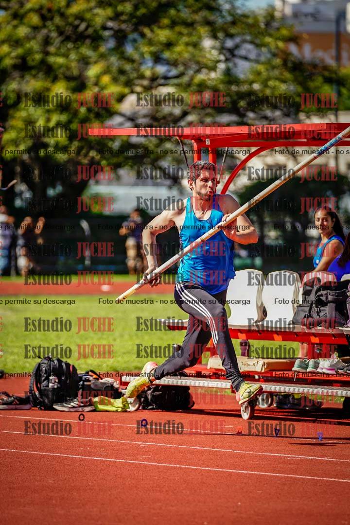 Fotos del salto triple de mujeres y varones