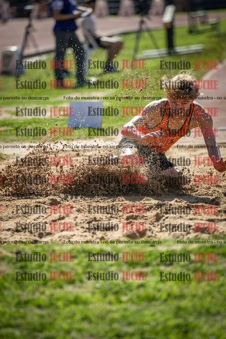 Fotos del salto en largo de varones - incluye U16