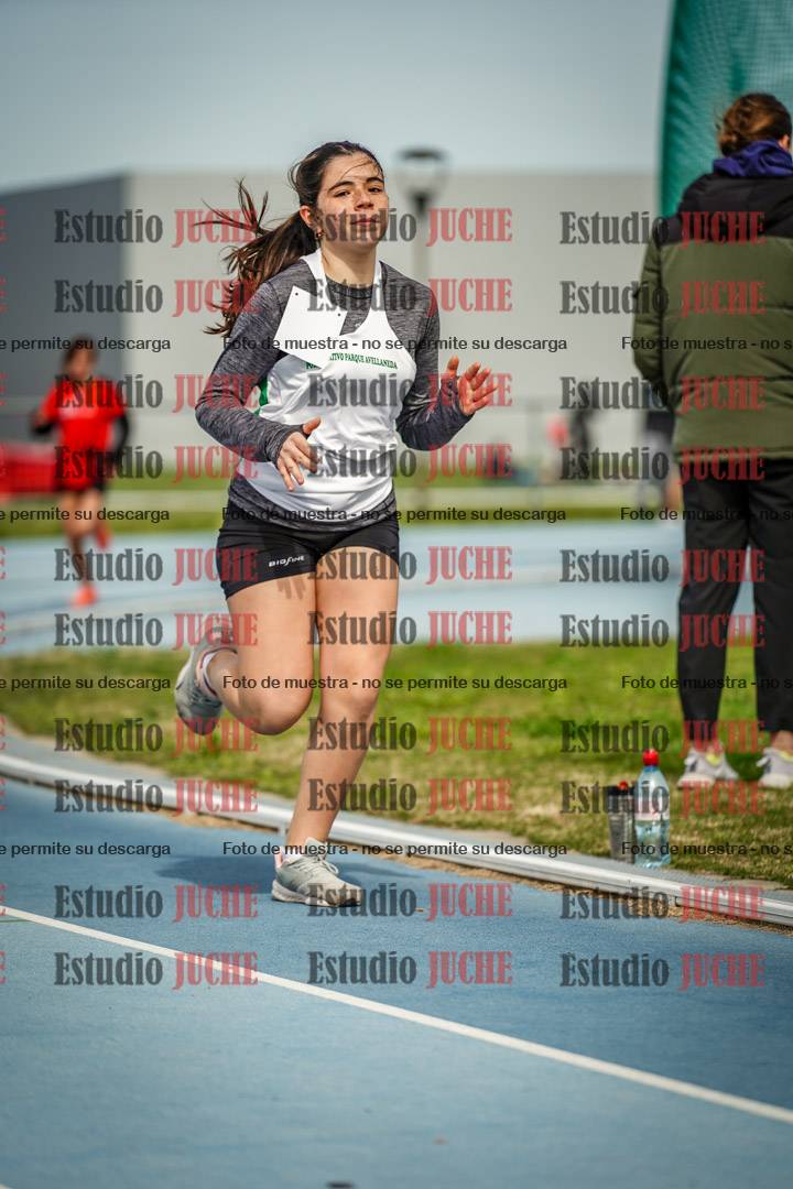 Fotos de los 800 m llanos de mujeres - U14