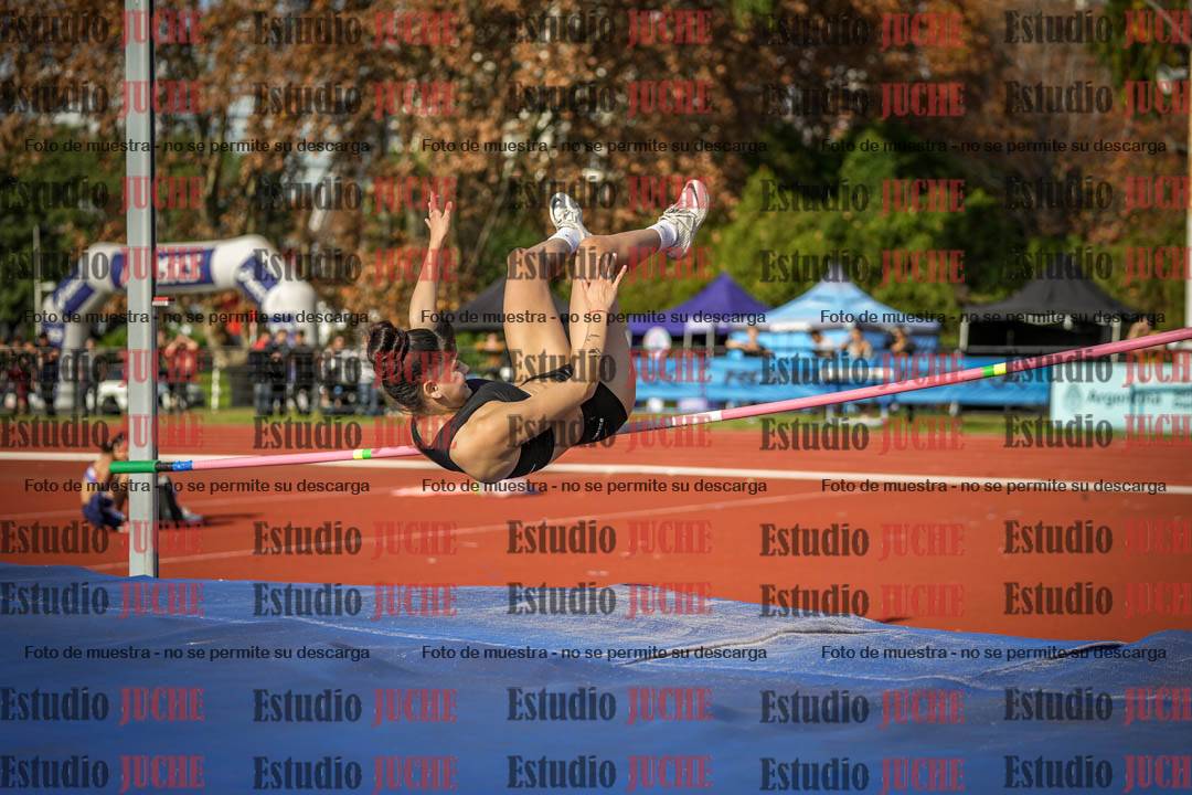Fotos del salto en alto de mujeres