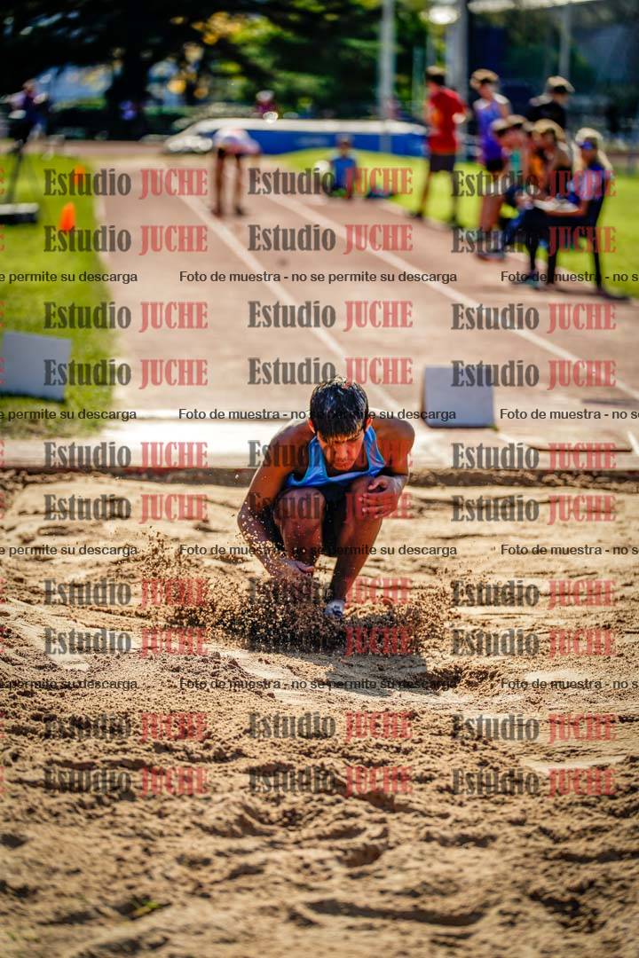 Fotos del salto en largo de varones