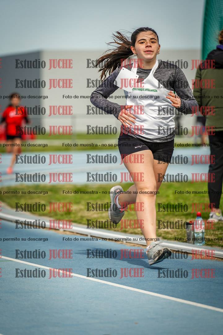 Fotos de los 800 m llanos de mujeres - U14
