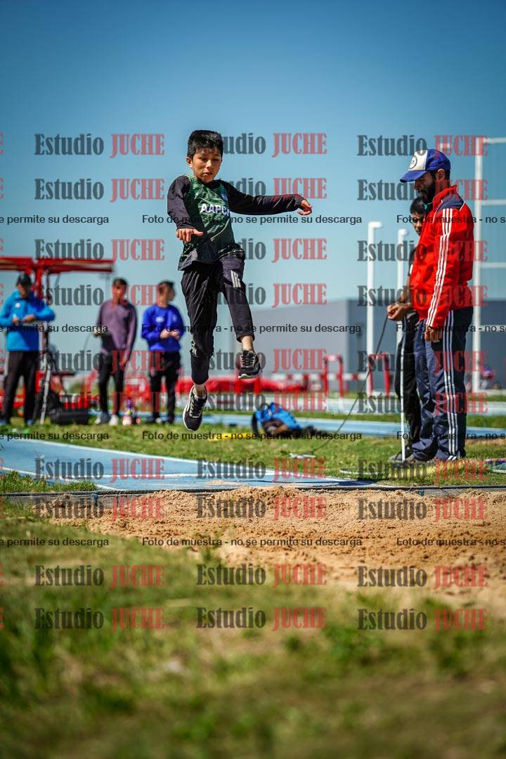 Fotos del salto en largo de varones - U12
