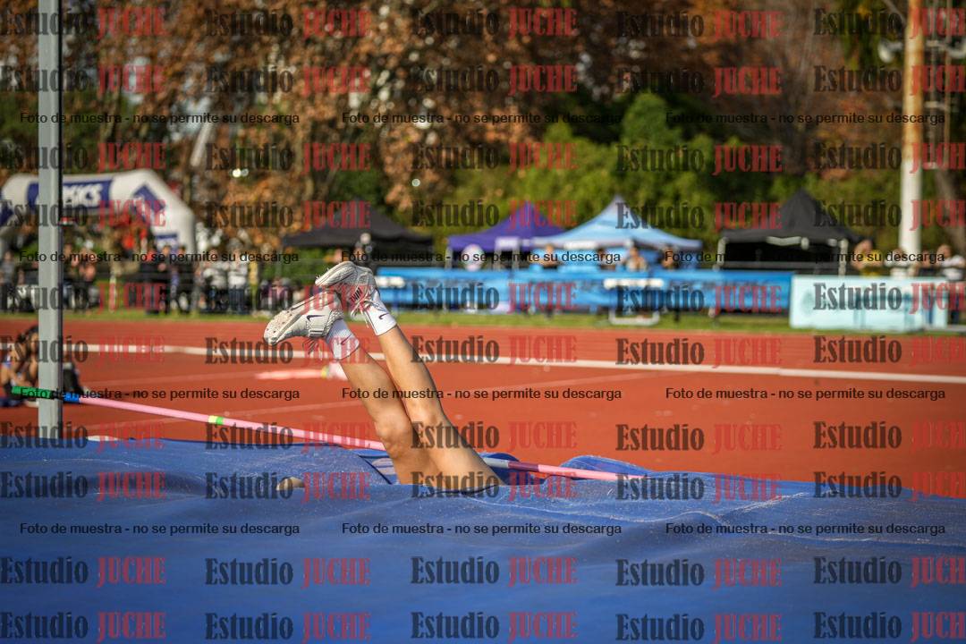 Fotos del salto en alto de mujeres