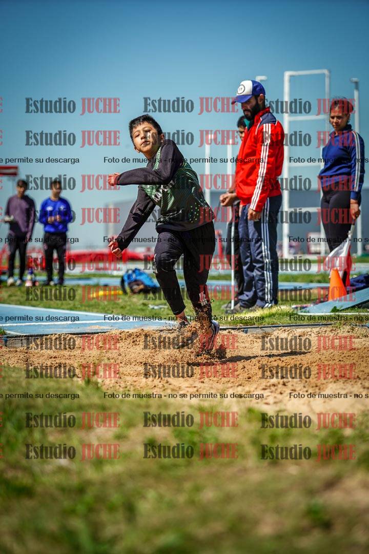 Fotos del salto en largo de varones - U12