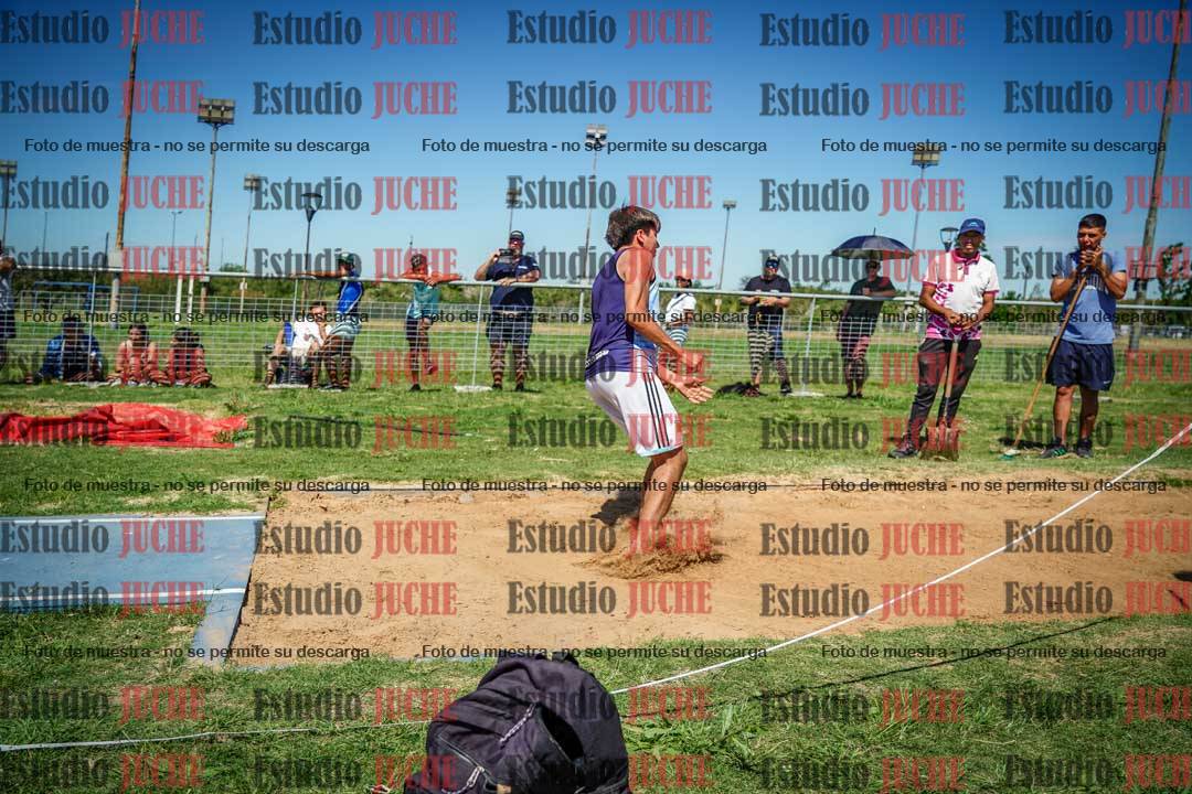 Fotos del salto triple de varones y mujeres - todas las tablas