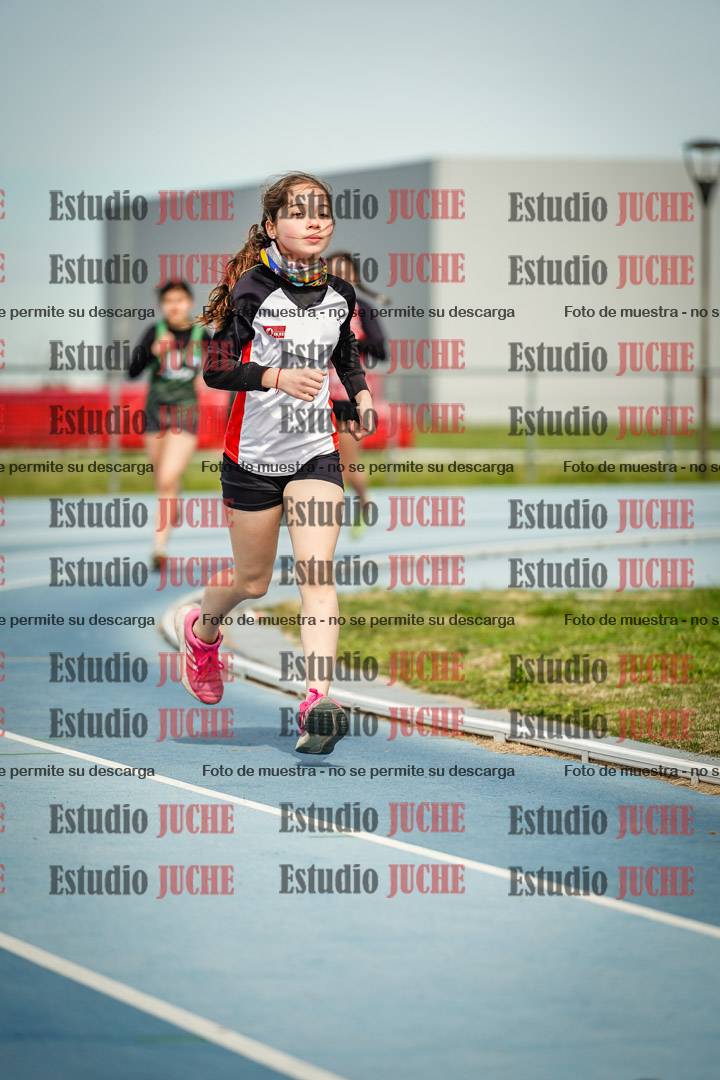 Fotos de los 800 m llanos de mujeres - U14