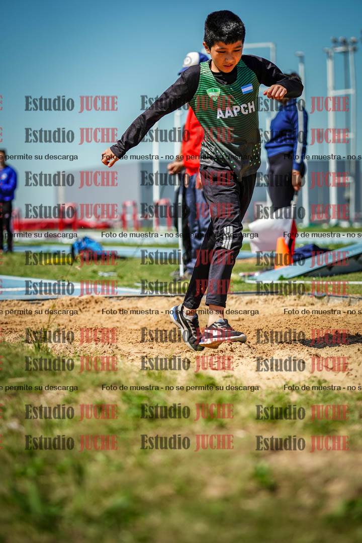 Fotos del salto en largo de varones - U12