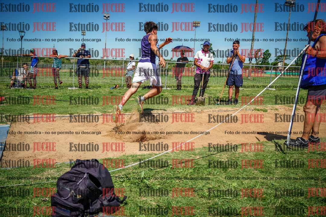 Fotos del salto triple de varones y mujeres - todas las tablas