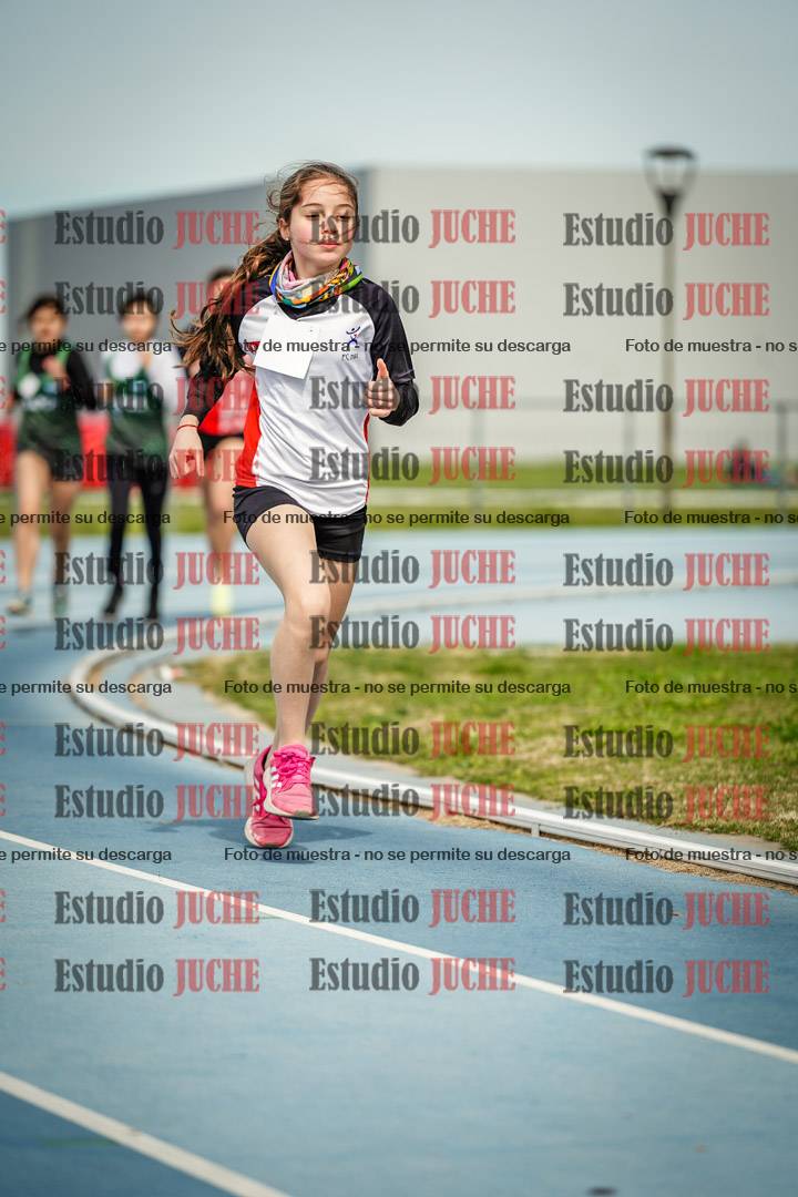 Fotos de los 800 m llanos de mujeres - U14