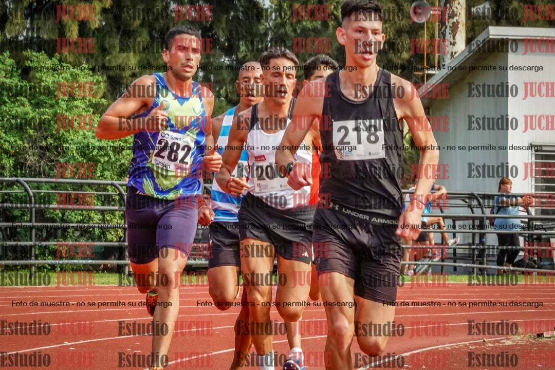 Fotos de los 3000 m llanos de varones