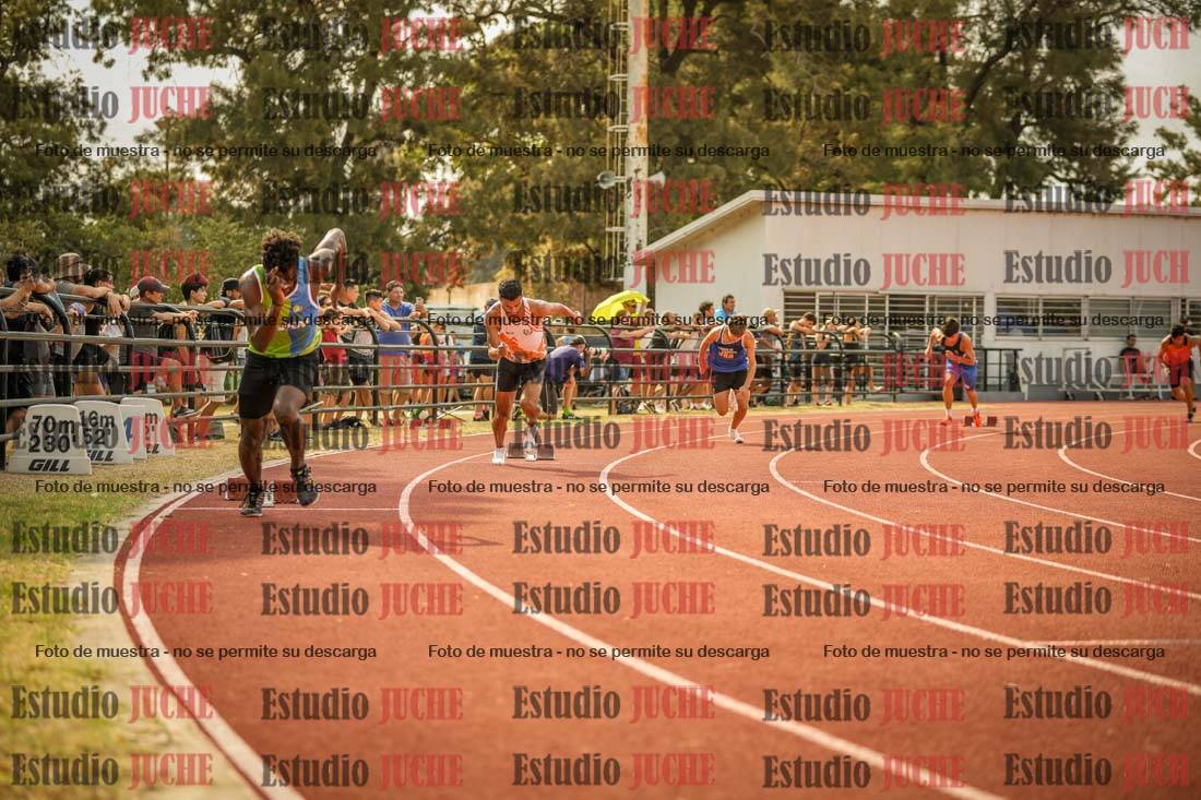 Fotos de los 400 m llanos de varones