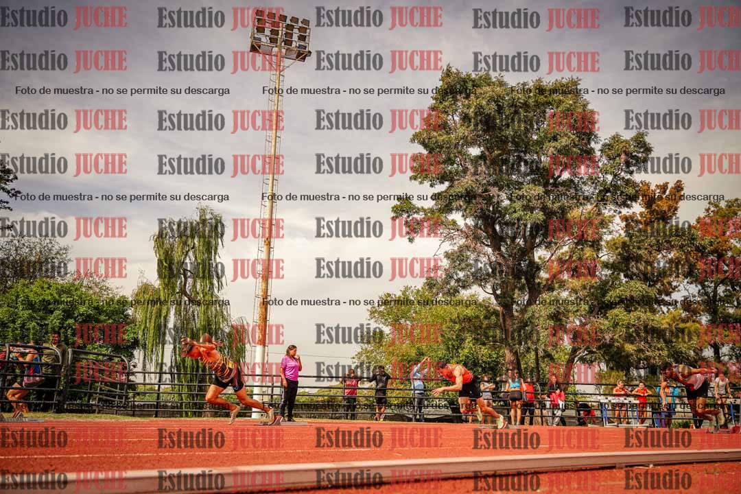 Fotos de los 200 m llanos de varones