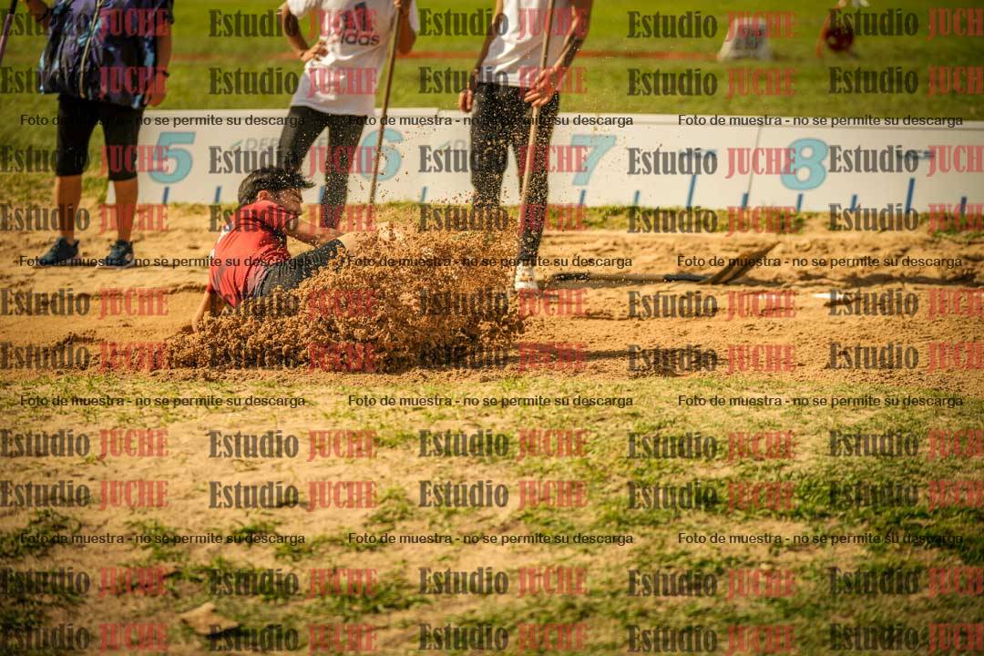 Fotos del salto en largo de varones