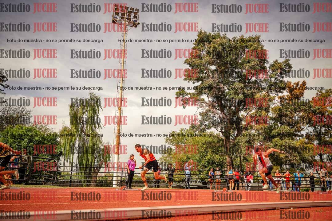 Fotos de los 200 m llanos de varones