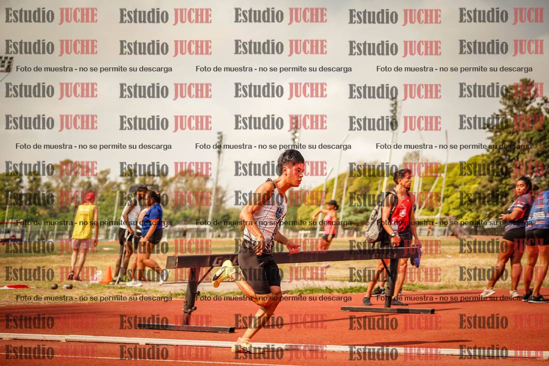 Fotos de los 400 m llanos de varones