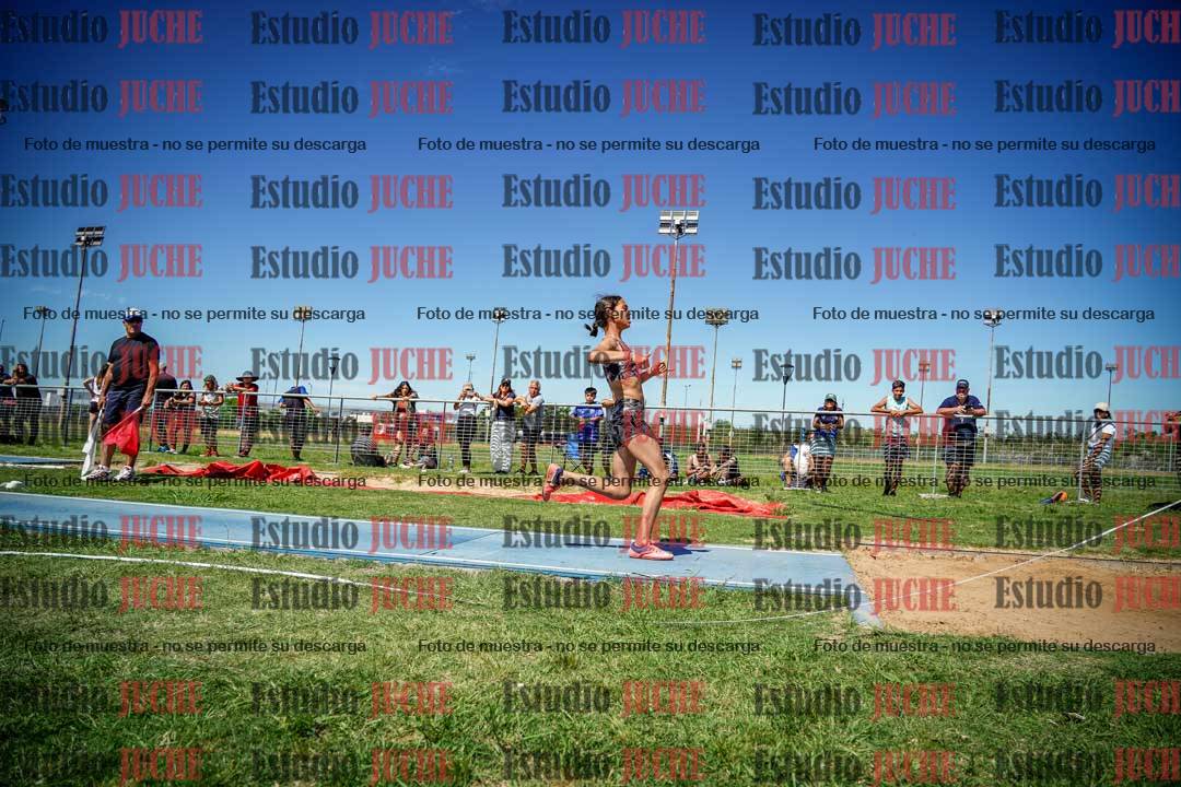Fotos del salto triple de varones y mujeres - todas las tablas