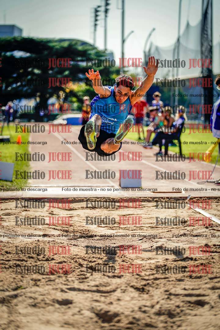 Fotos del salto en largo de varones
