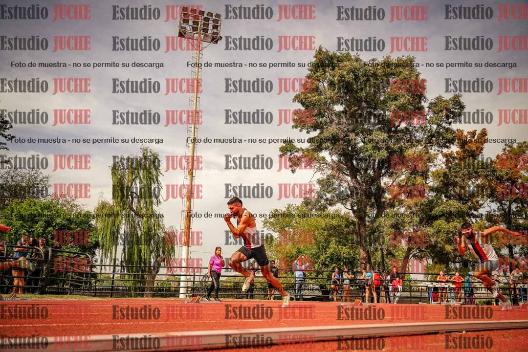 Fotos de los 200 m llanos de varones