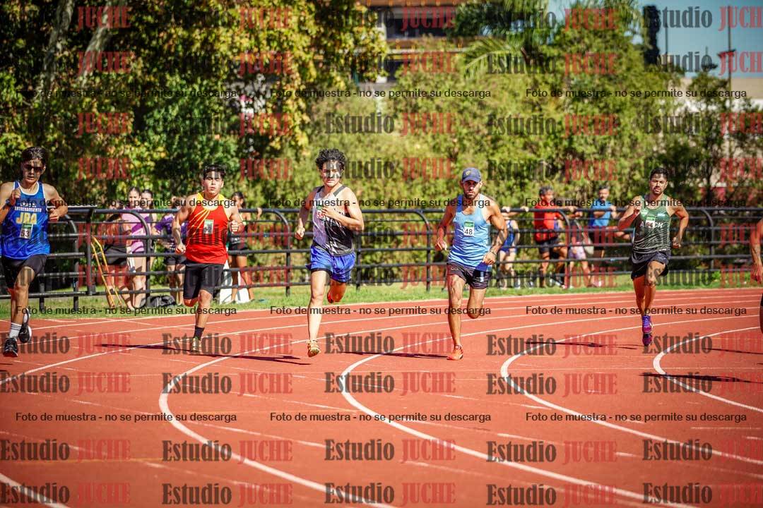 Fotos de los 800 m llanos de varones