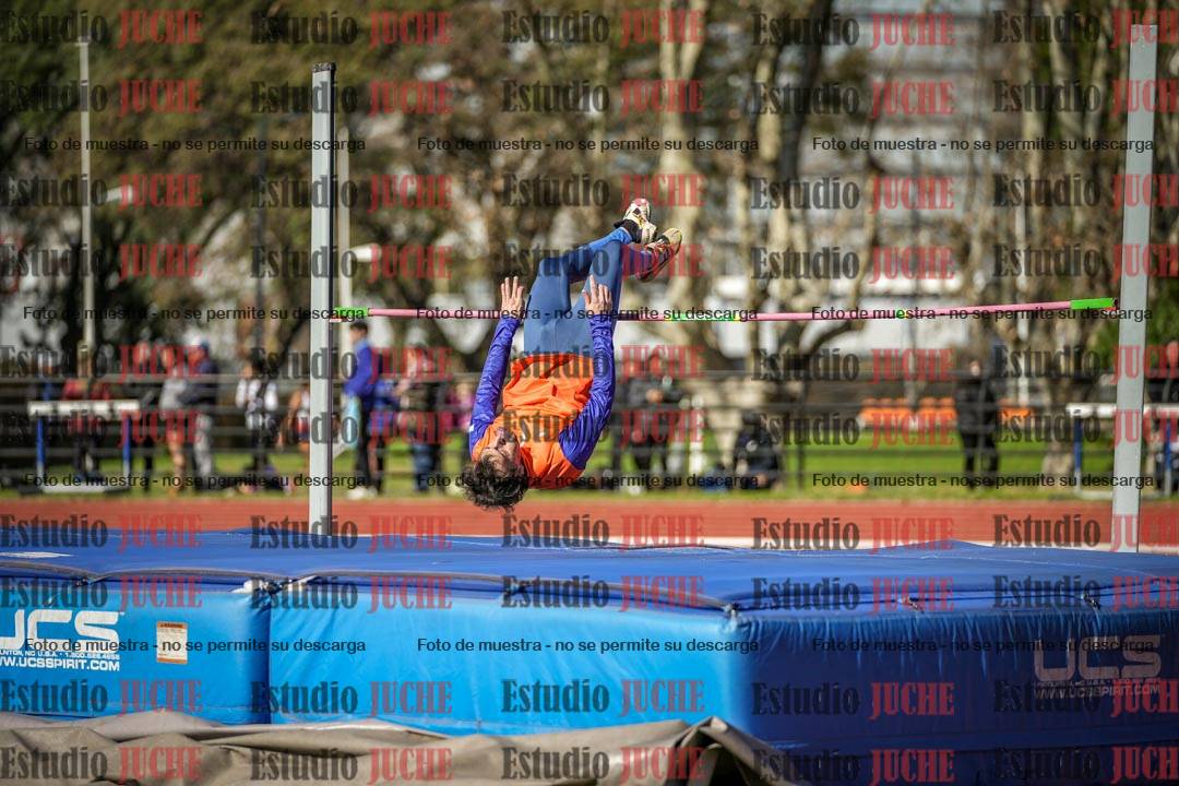 Fotos del salto en alto - todos los grupos