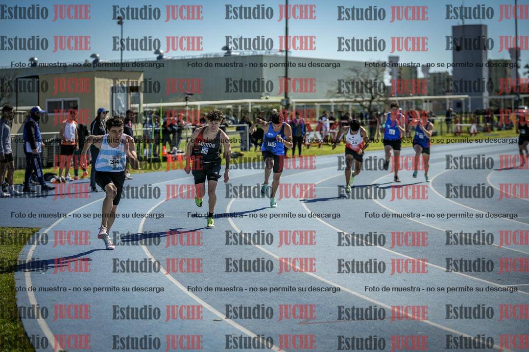 Fotos de los 800 m llanos de varones