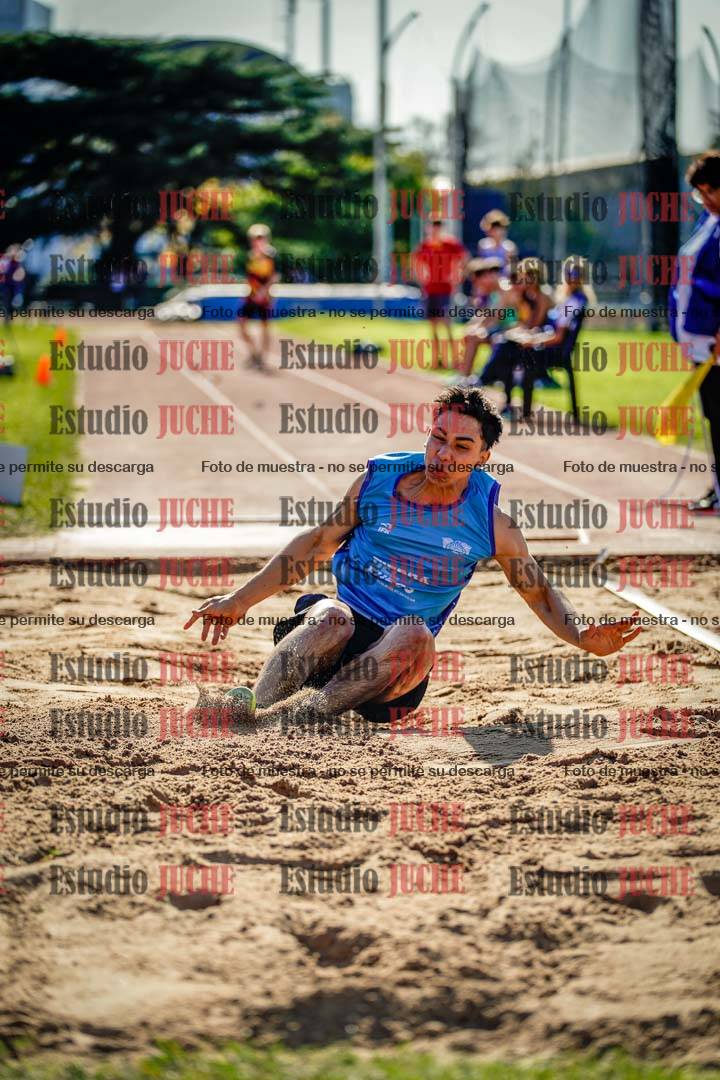 Fotos del salto en largo de varones