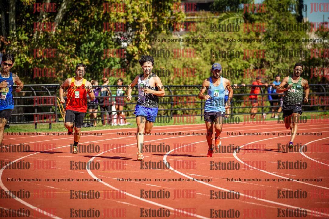 Fotos de los 800 m llanos de varones