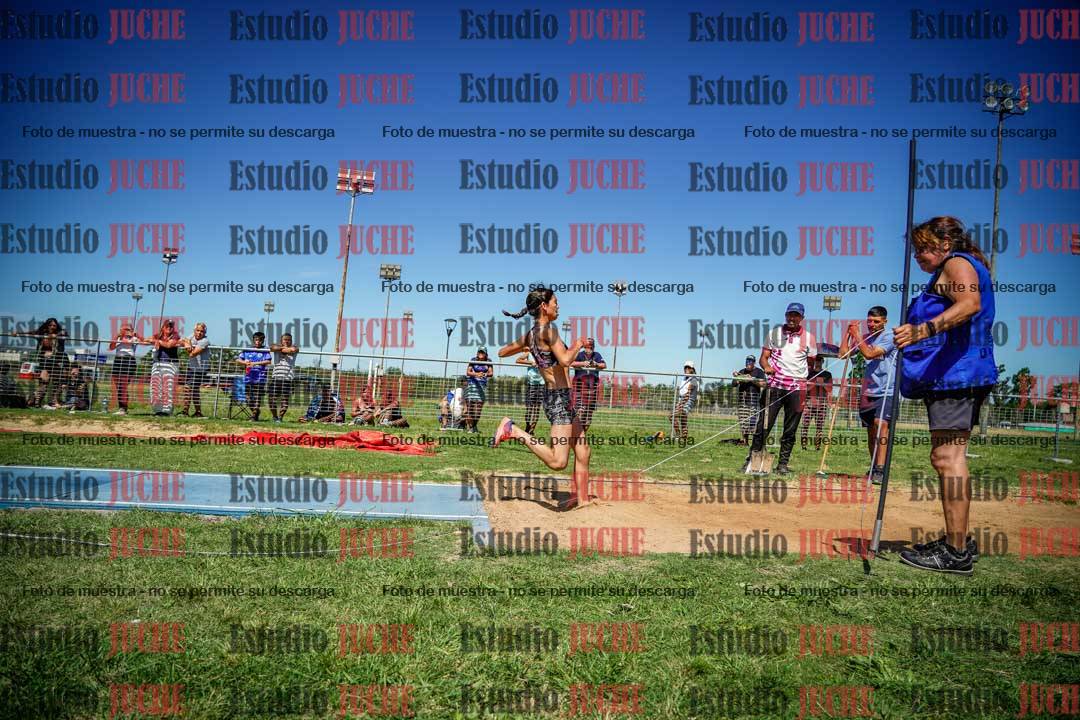Fotos del salto triple de varones y mujeres - todas las tablas