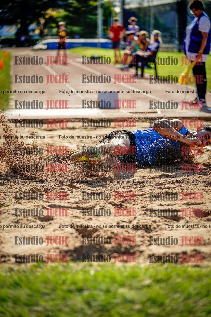Fotos del salto en largo de varones