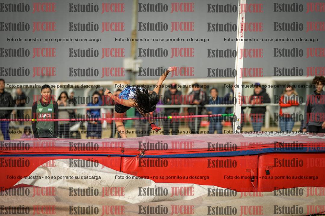Fotos del salto en alto de mujeres
