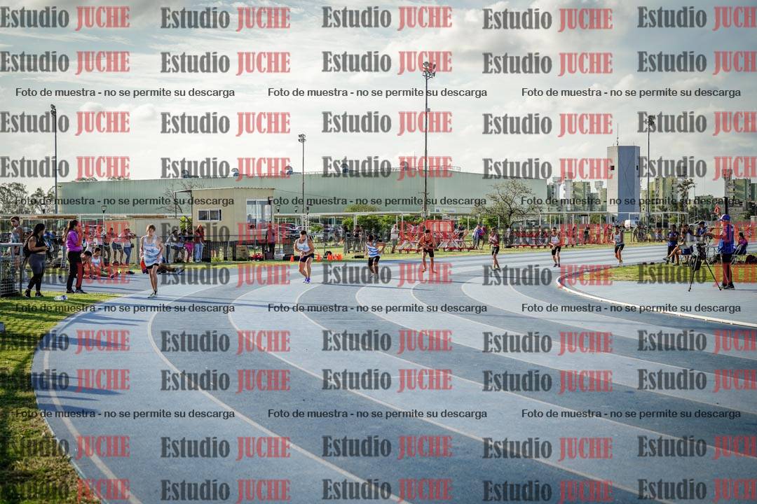 Fotos de los 800 m llanos de varones