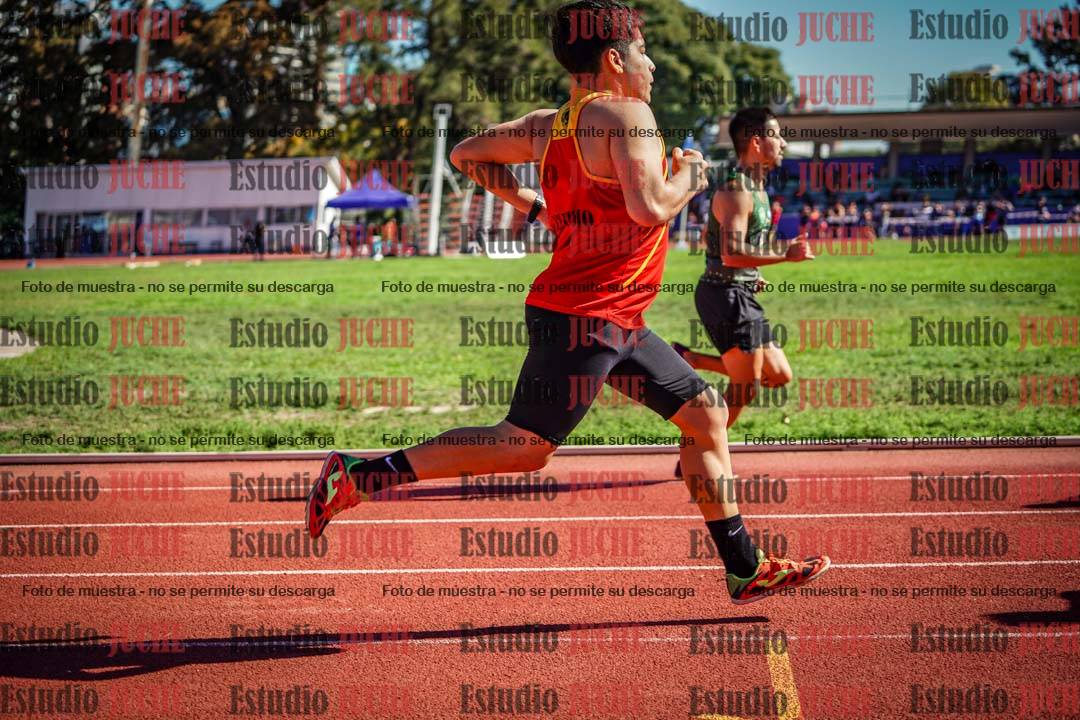 Fotos de los 800 m llanos de varones