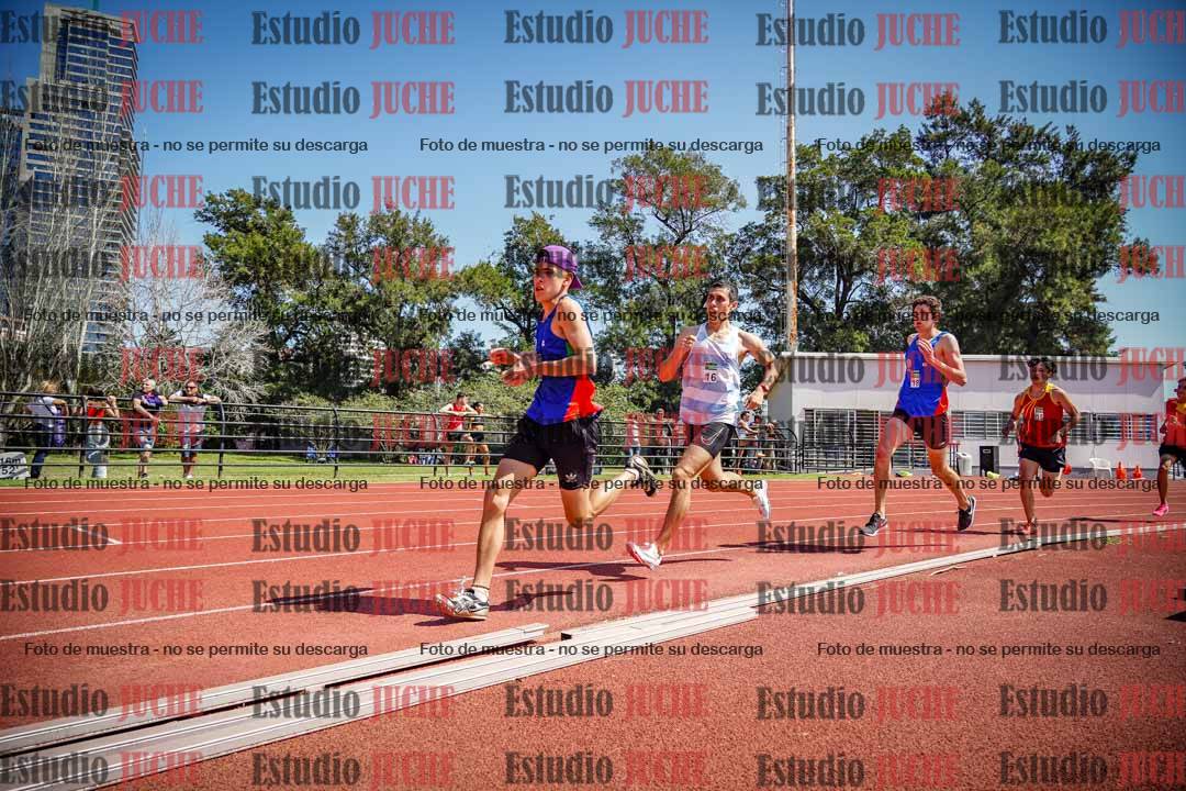 Fotos de los 800 m llanos de varones
