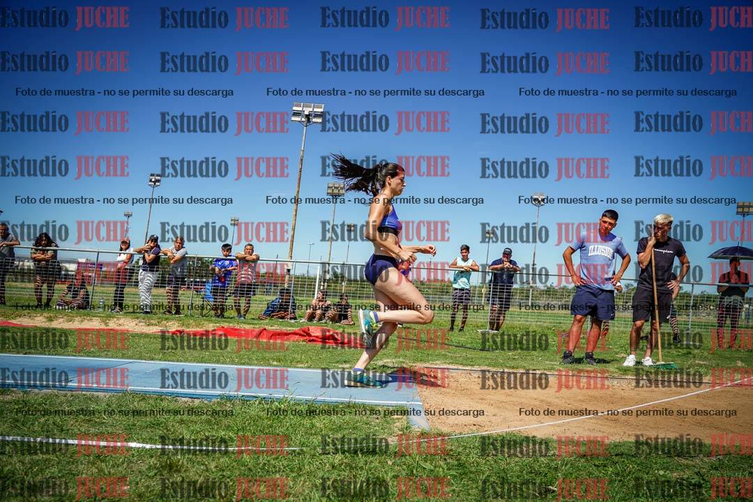Fotos del salto triple de varones y mujeres - todas las tablas