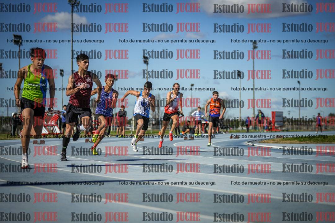 Fotos de los 200 m llanos de varones