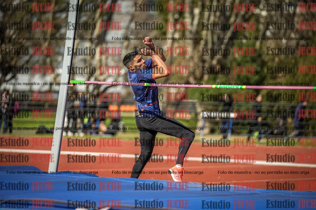 Fotos del salto en alto - todos los grupos