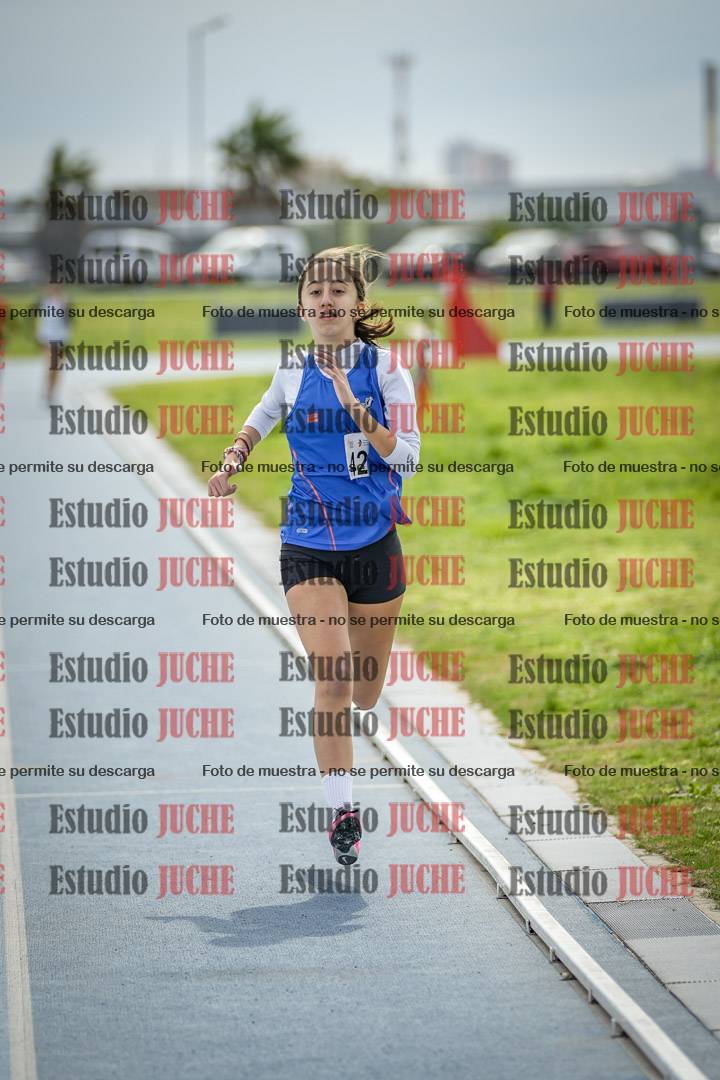 Fotos de los 800 m llanos de mujeres - U14