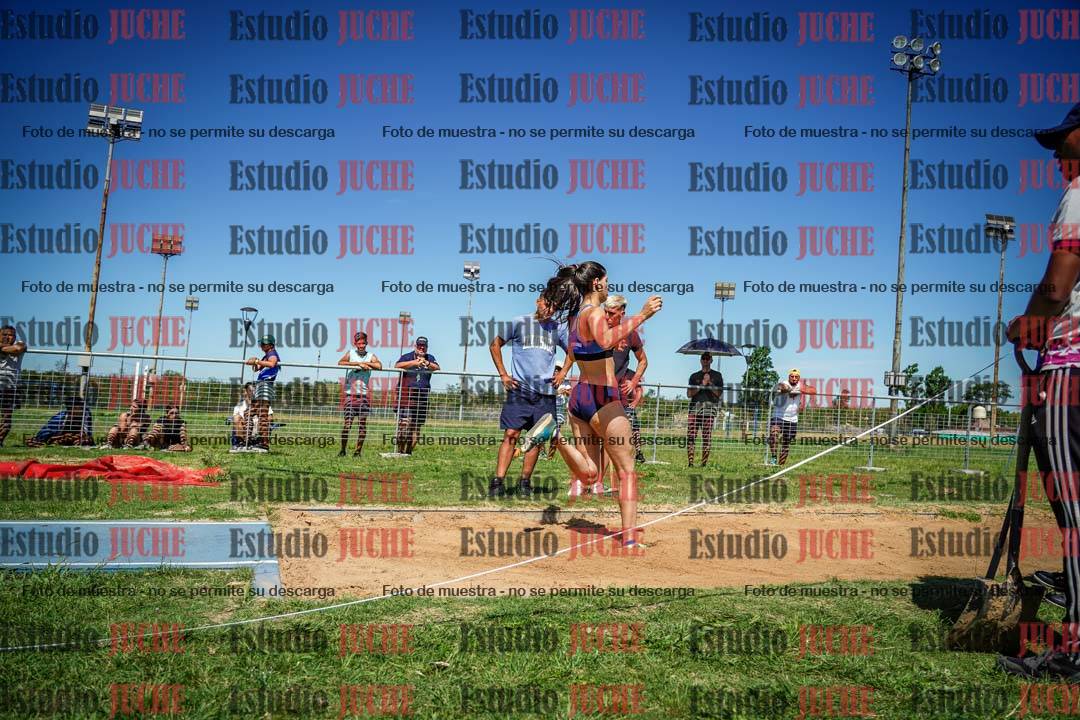 Fotos del salto triple de varones y mujeres - todas las tablas
