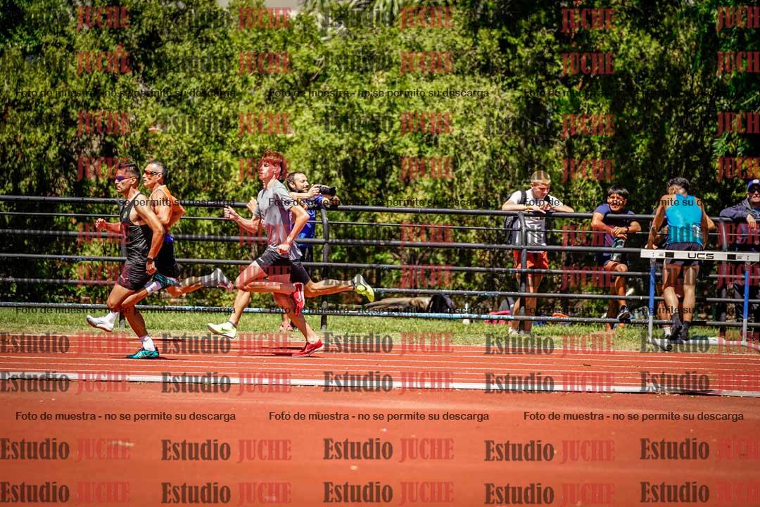 Fotos de los 800 m llanos de varones