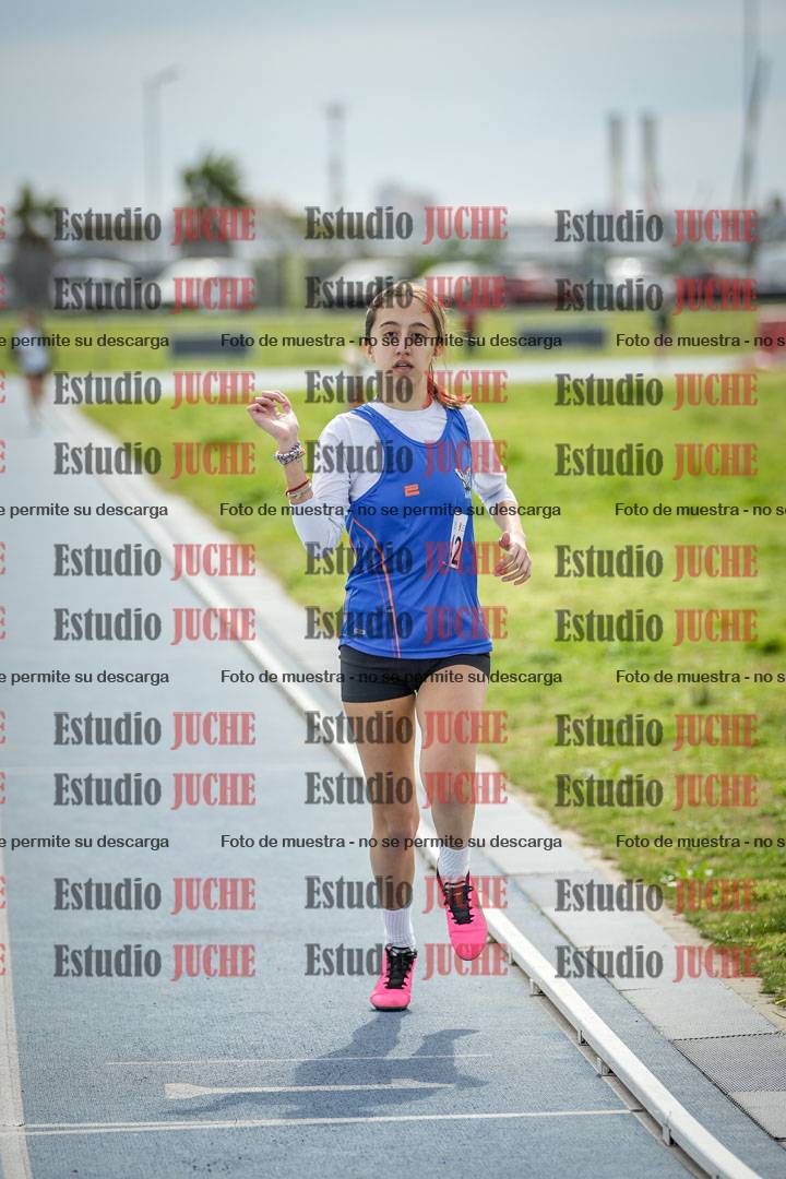 Fotos de los 800 m llanos de mujeres - U14