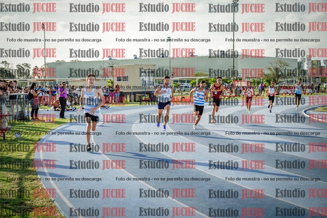 Fotos de los 800 m llanos de varones