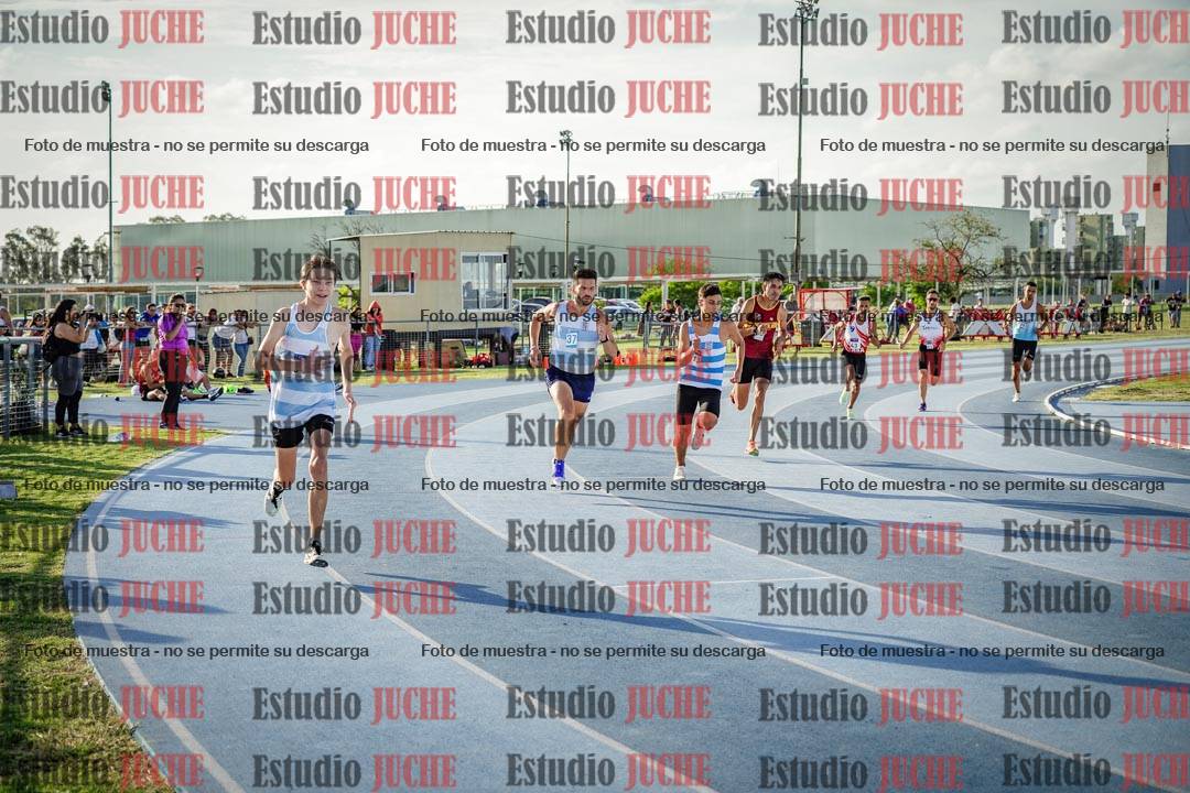 Fotos de los 800 m llanos de varones