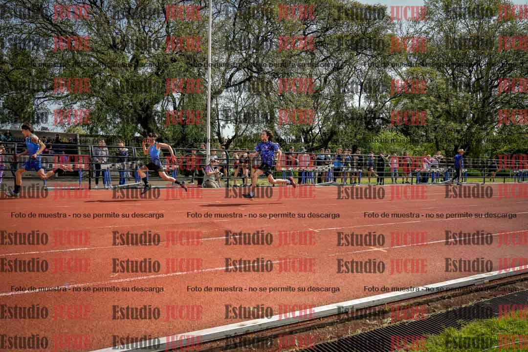 Fotos de los 80 m llanos de varones