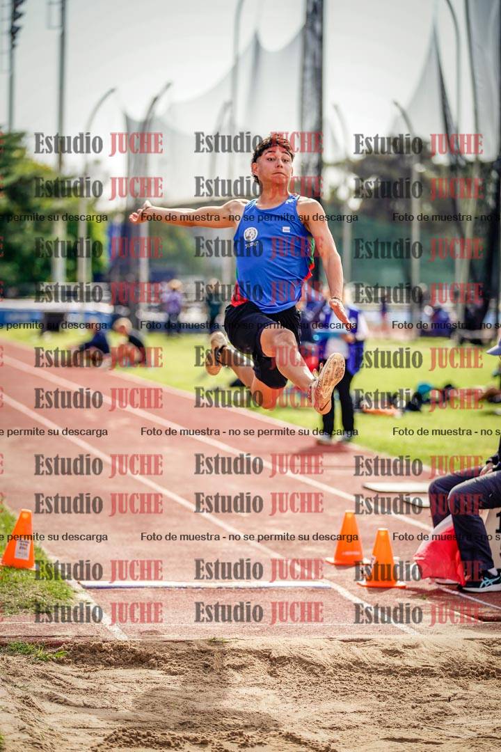Fotos del salto en largo de varones
