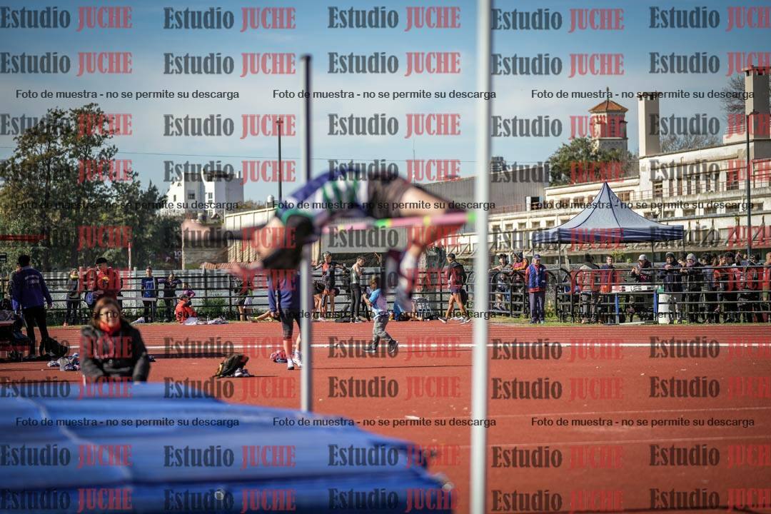 Fotos del salto en alto - todos los grupos